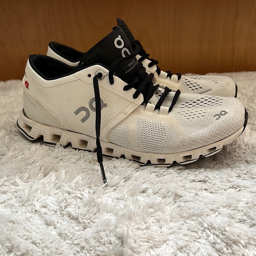 On Cloud X Running Shoes Women’s Size 6
